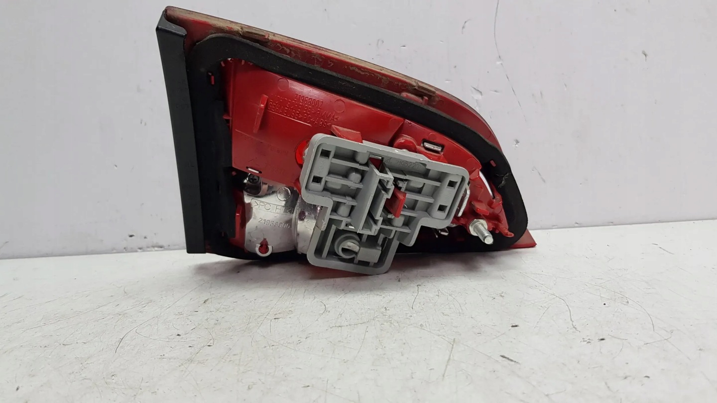light rear part right to the bonnet Audi A4 B8 08