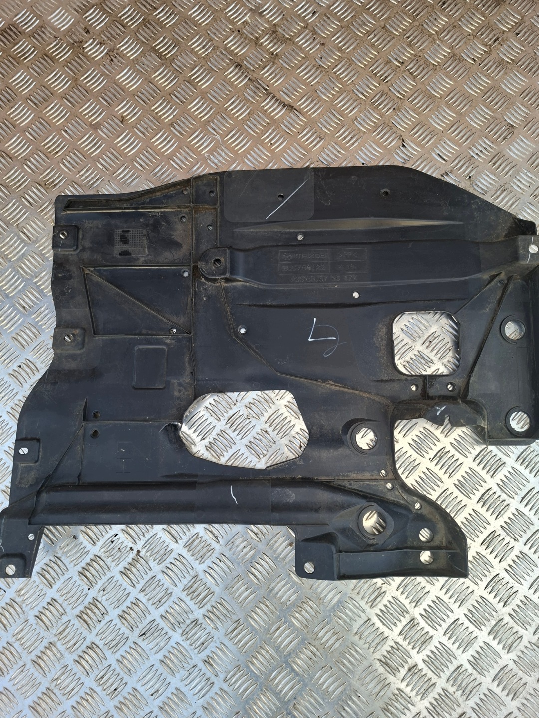 cover chassis left MAZDA 3 BM HB BJS756122