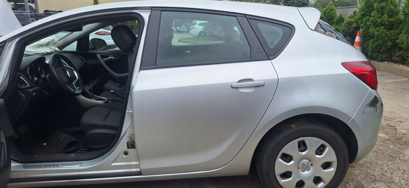 tür heck hinten links OPEL ASTRA J code LAK Z176