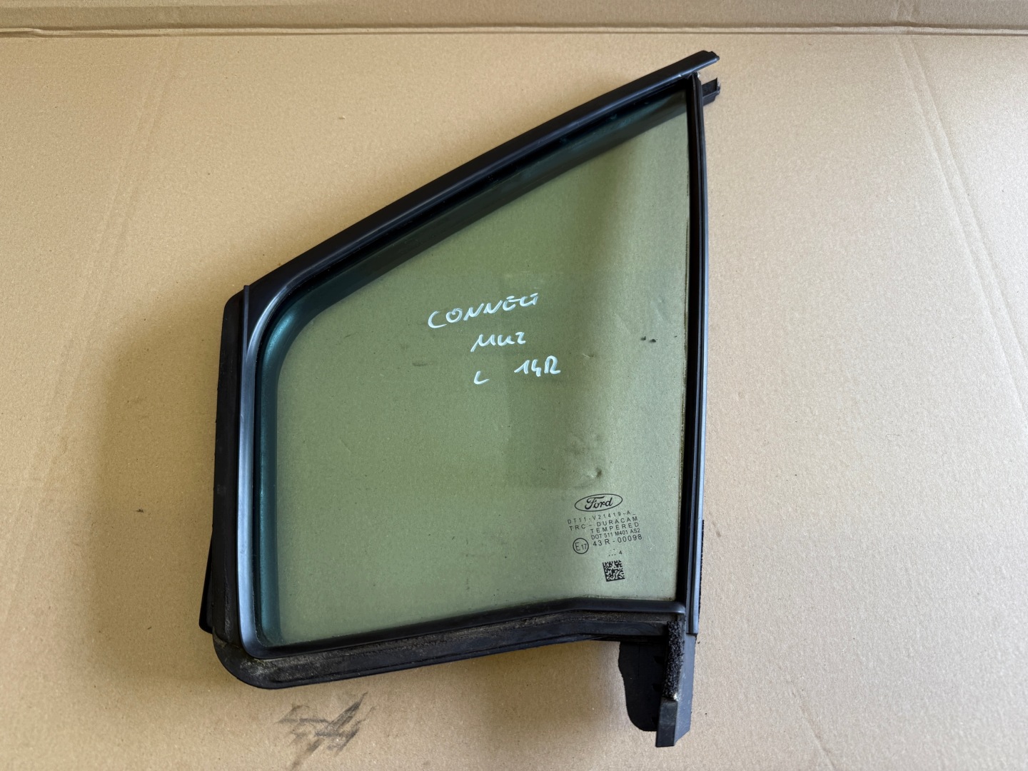 FORD CONNECT MK2 2014R window side door left triangle DT11-V21419-A