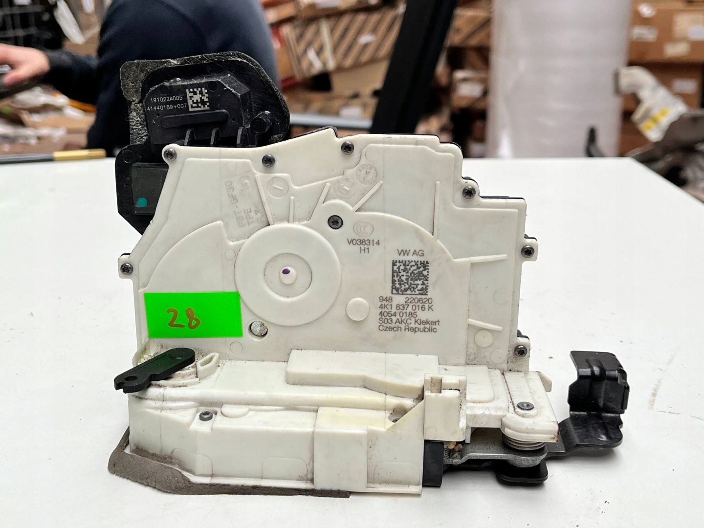 original lock door right front Audi RS Q8 4K1837016K !J