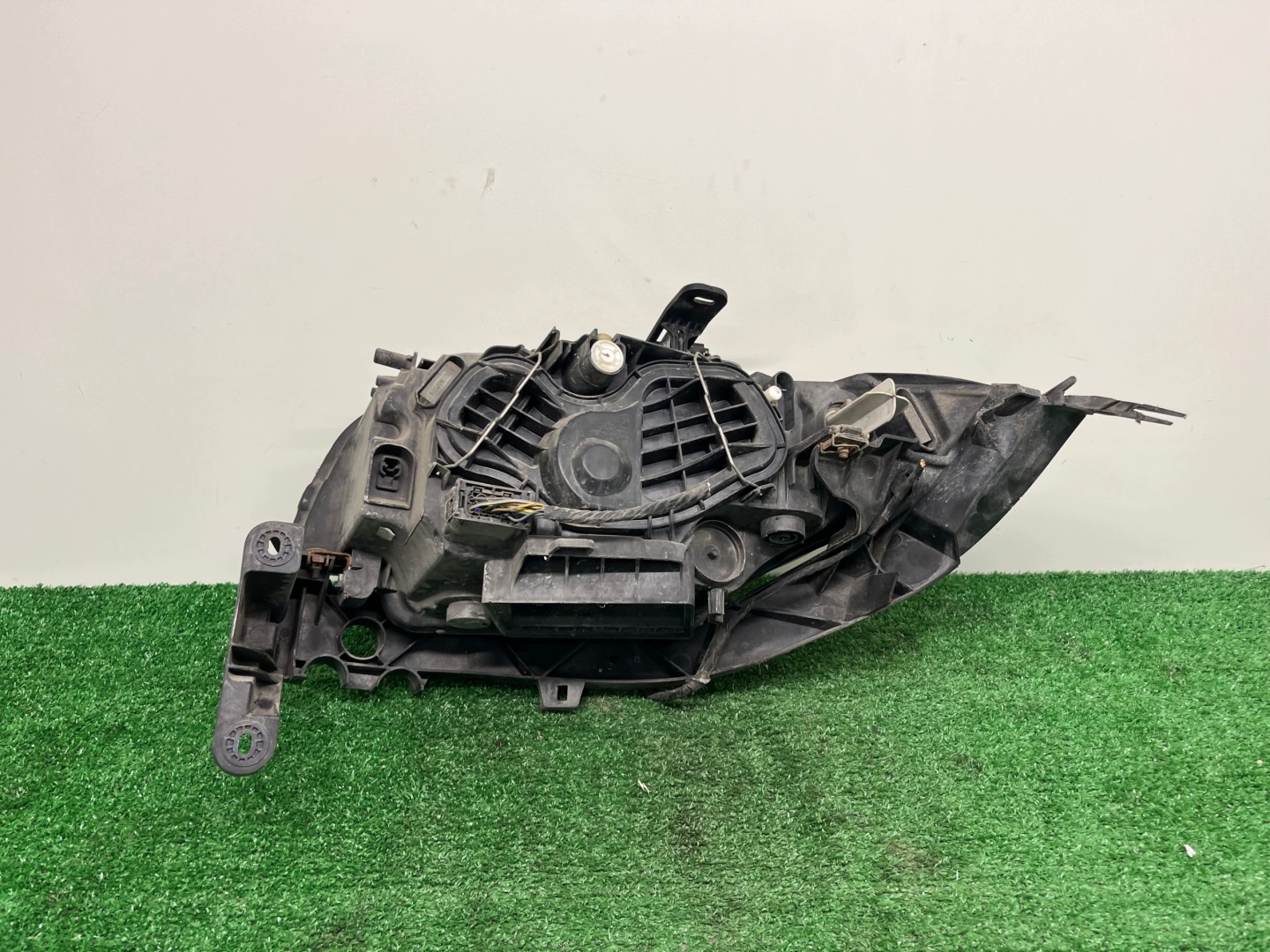 light right front BMW E87 63126924486-14