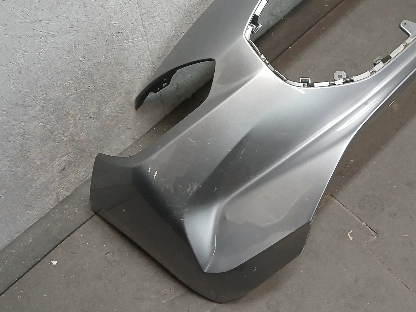 nárazník předek SUZUKI SWIFT MK9