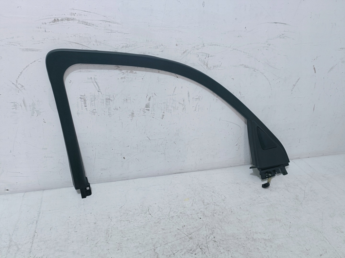 CADILLAC ESCALADE IV 15- left front frame gasket door 23447342