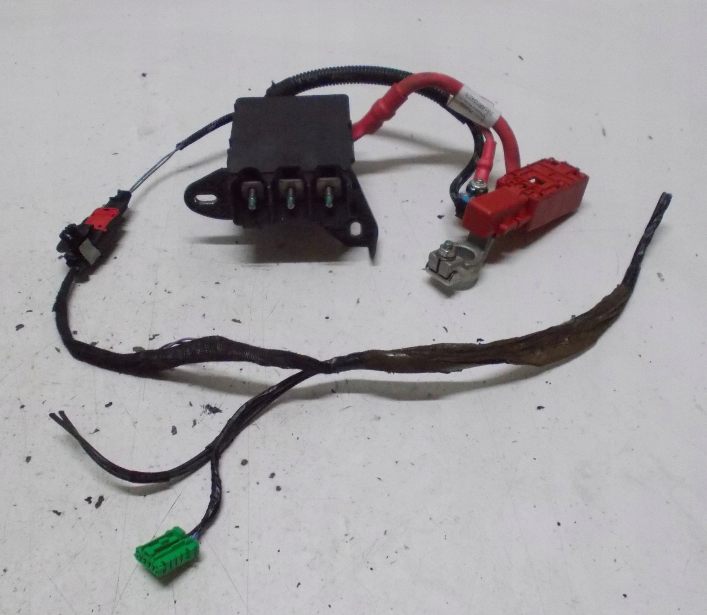 RENAULT LATITUDE 3.0 DCI 12R borne module pour batterie 285A85942R