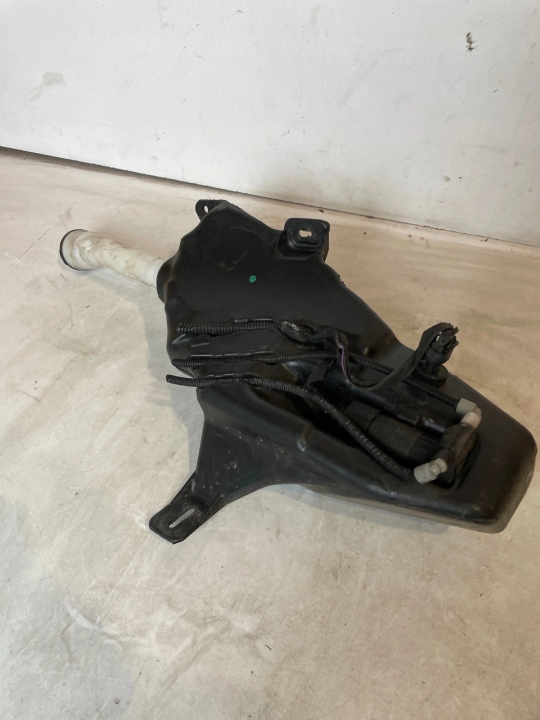 washer fluid tank pump Opel Astra IV J