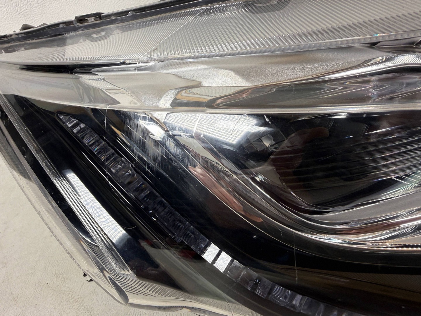 Mitsubishi Eclipse Cross 18- svetlo pravá predok predná