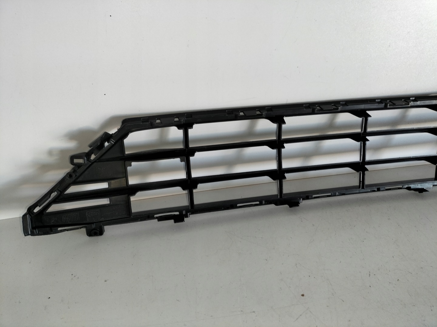 grille grid of a bumper front central VOLVO XC60 II 17