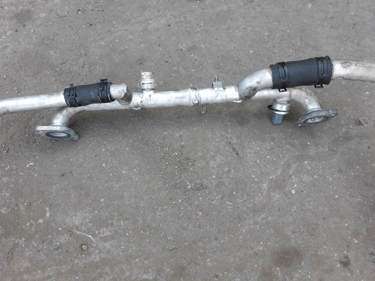 AUDI Q7 4L 4.2 FSI cijev prijenos vode 079121071BF 079121070BH