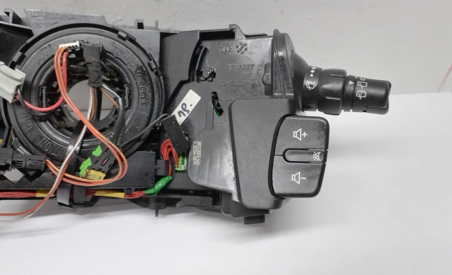 steering wheel levers and controls pajak z ring airbag Renault Modus 7701071888A
