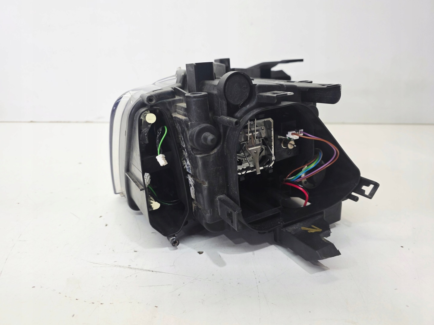 REFLEKTOR light left front BI XENON LED AUDI Q3 8U 8U0941043 EU 40/25