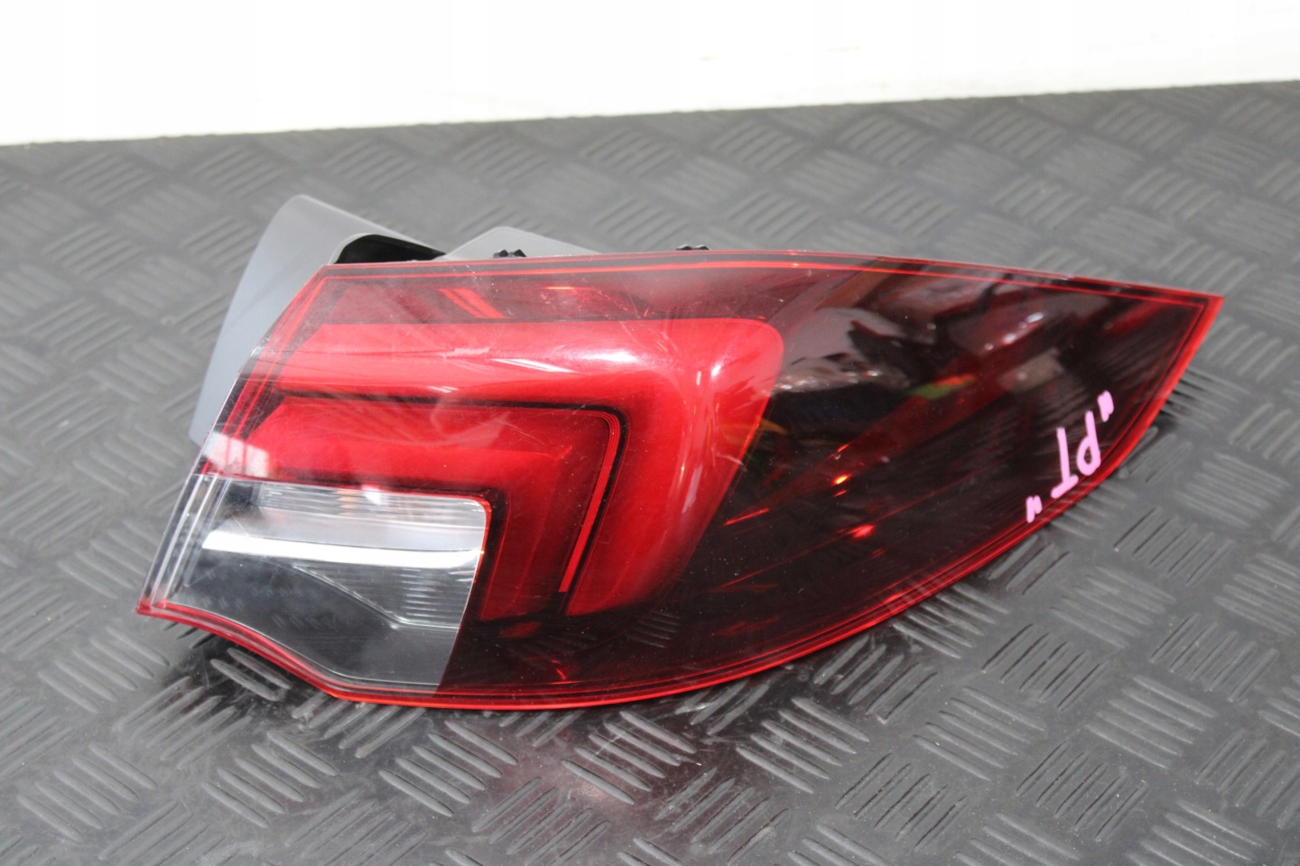 light right rear part OPEL INSIGNIA B LIFT 39125832