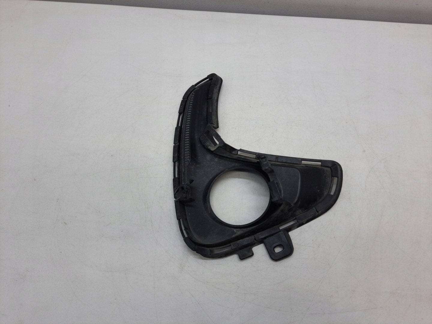 TOYOTA YARIS 4 IV 20- grid of a bumper left front original