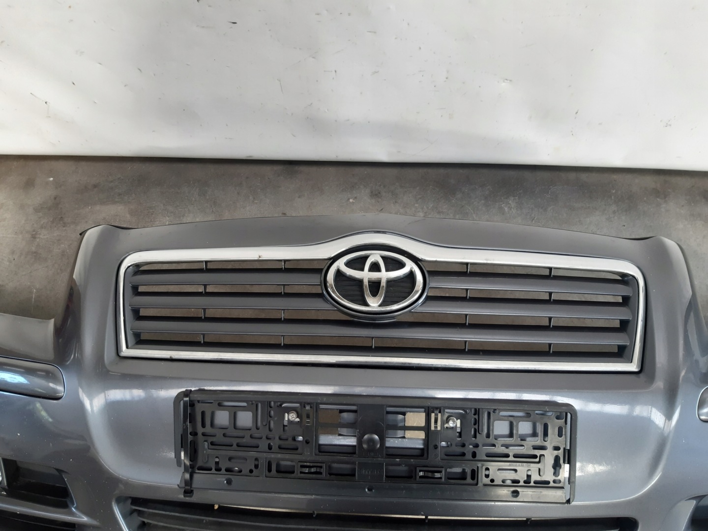 bumper front 1F6 Toyota Avensis T25