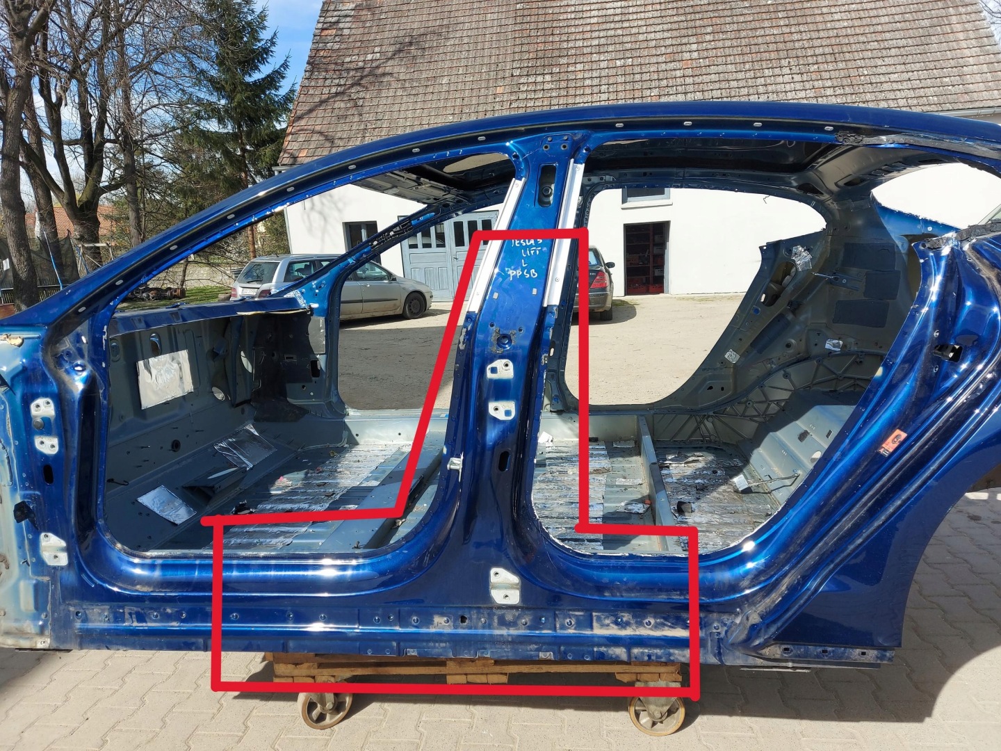 Tesla Model S LIFT threshold pillar left central side