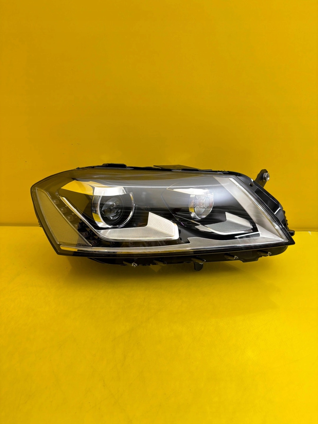 light right VW Passat B7 Xenon Led 3AB941752