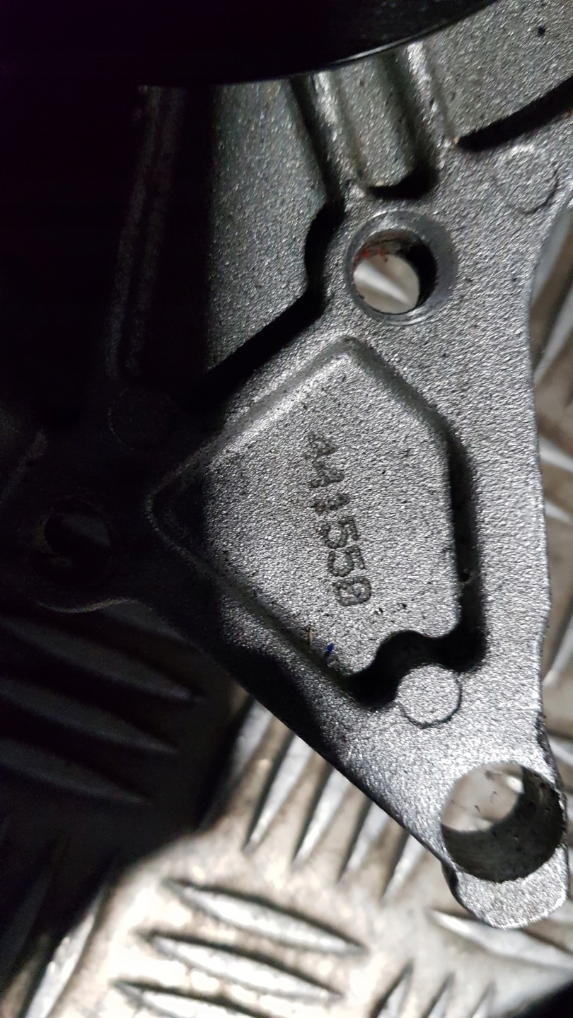 AUDI A6 C5 4.2 vízpumpa