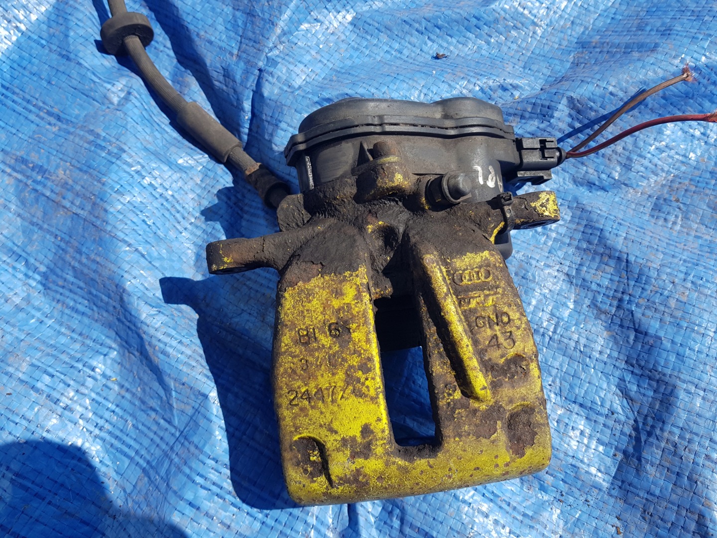 electrical caliper left rear part AUDI A8 D4