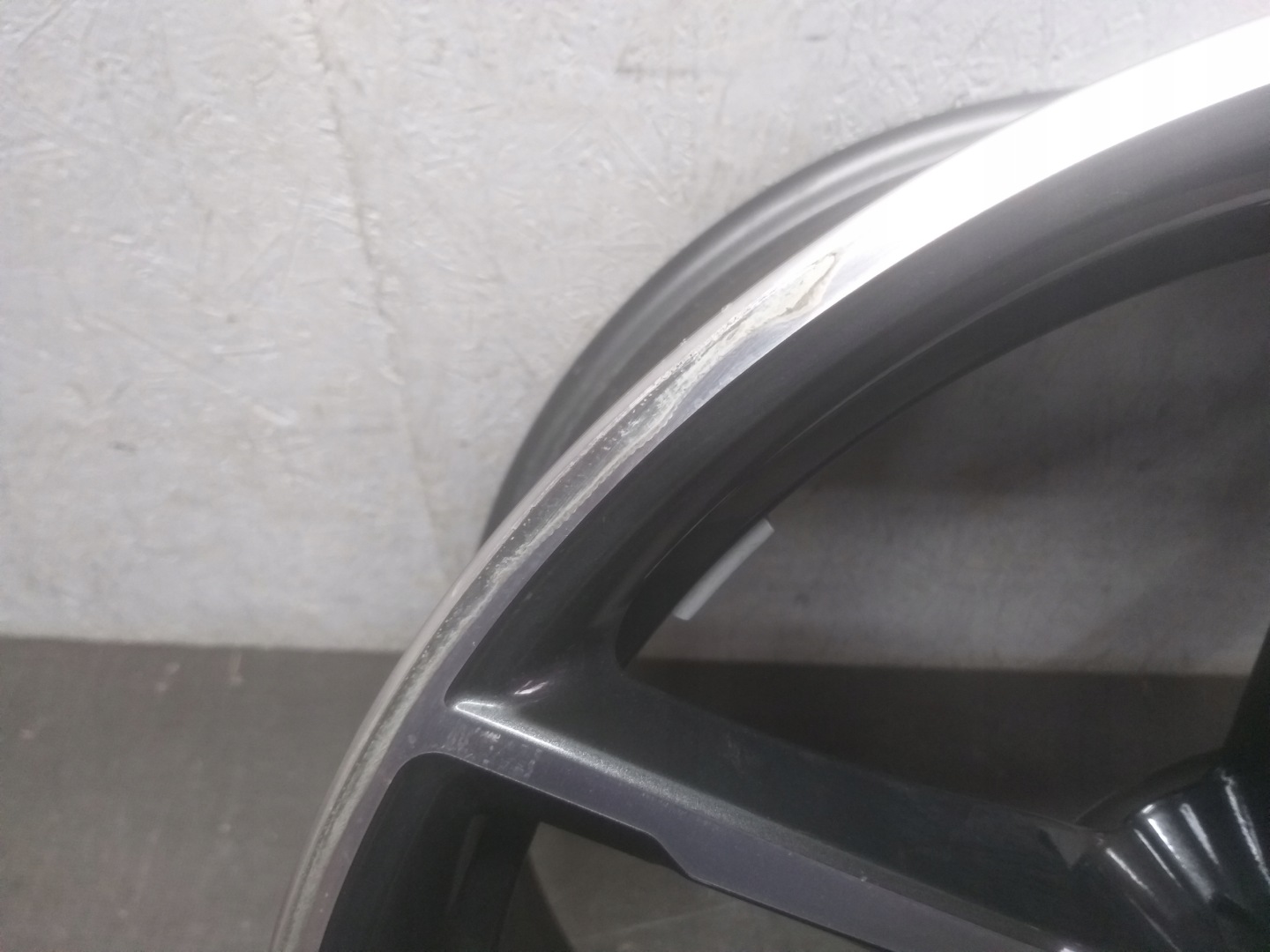 disk hliníkový BMW 8J 18" ET30 5X112 7855081