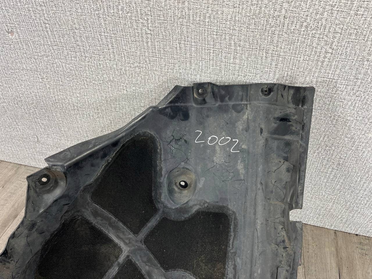 BMW X7 G07 2019-> mudguard right front 7424912