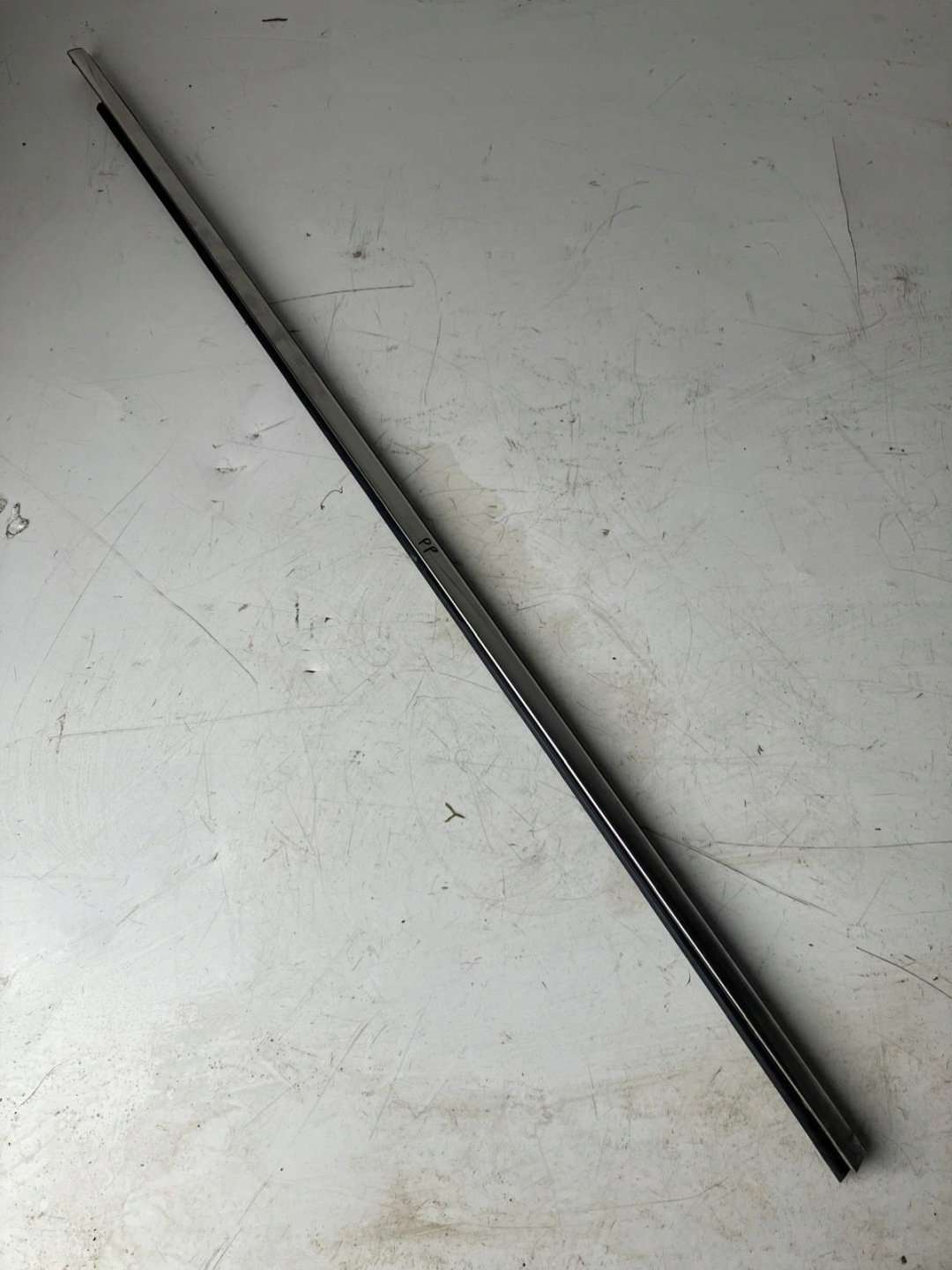 moulding dust CHROM door right front RENAULT LATITUDE