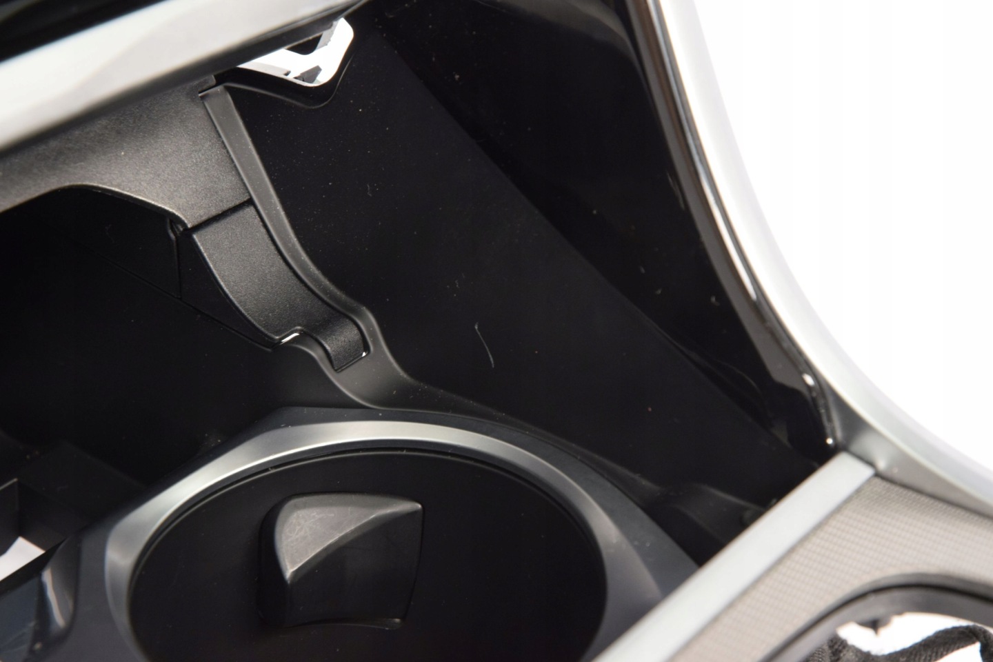 TUNEL KUBKI armrest console BMW 8 G14 G15 G16