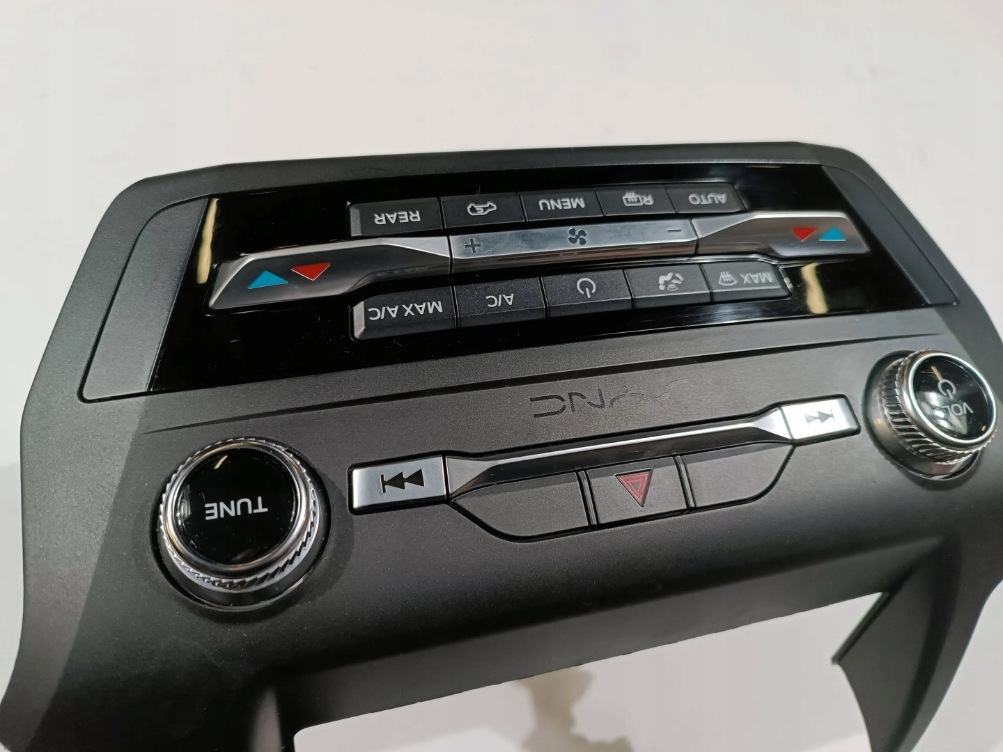 panel ovládání rádia klimatizaci Ford Explorer VI 2020