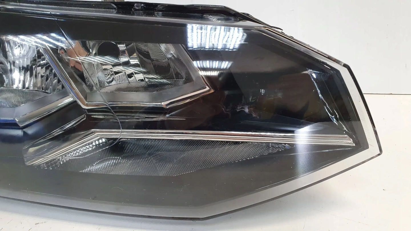 light front right Vw Polo 2G 17- TYC