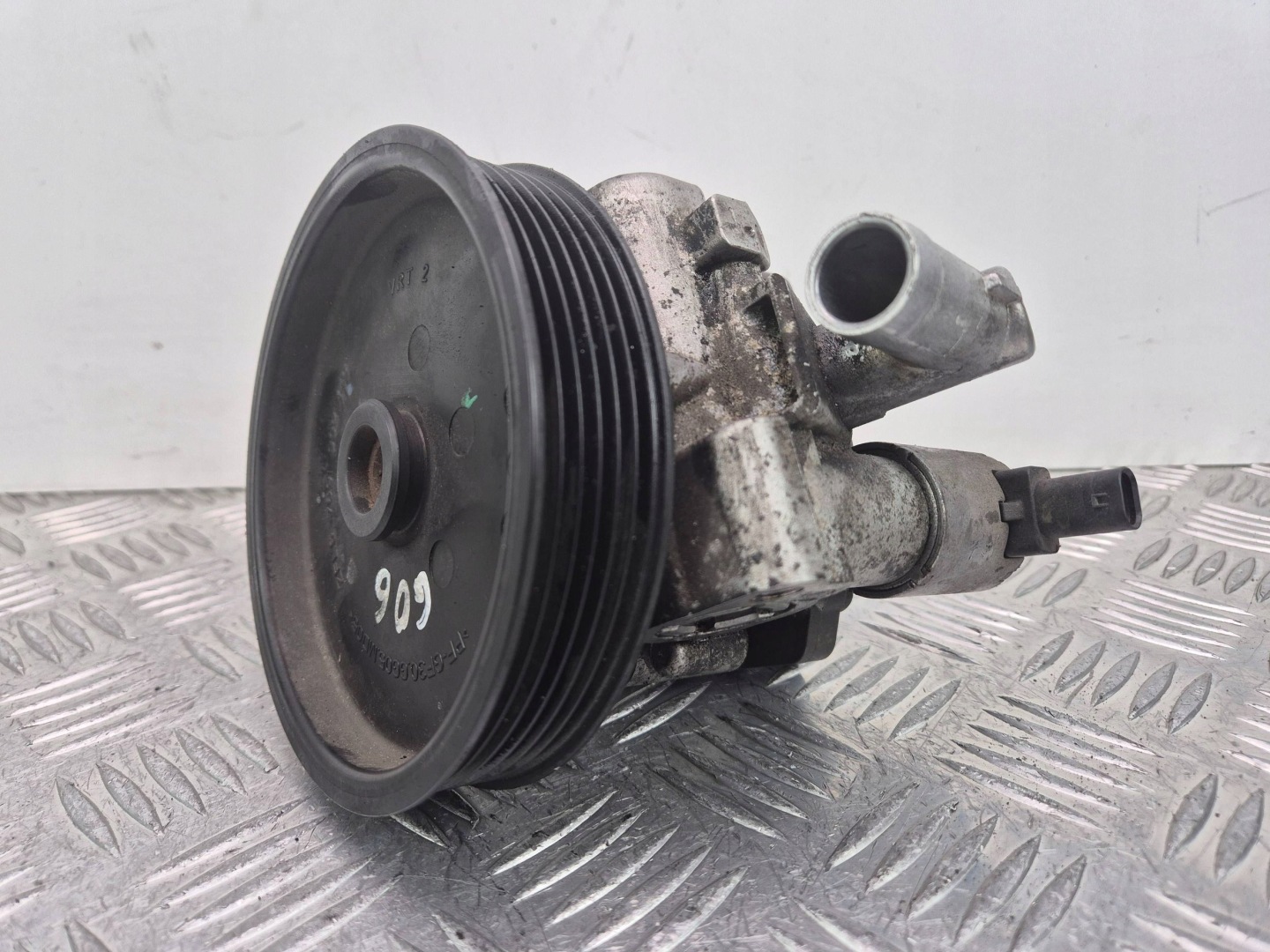 Mercedes E250 CGI W212 servo pump A0064667501