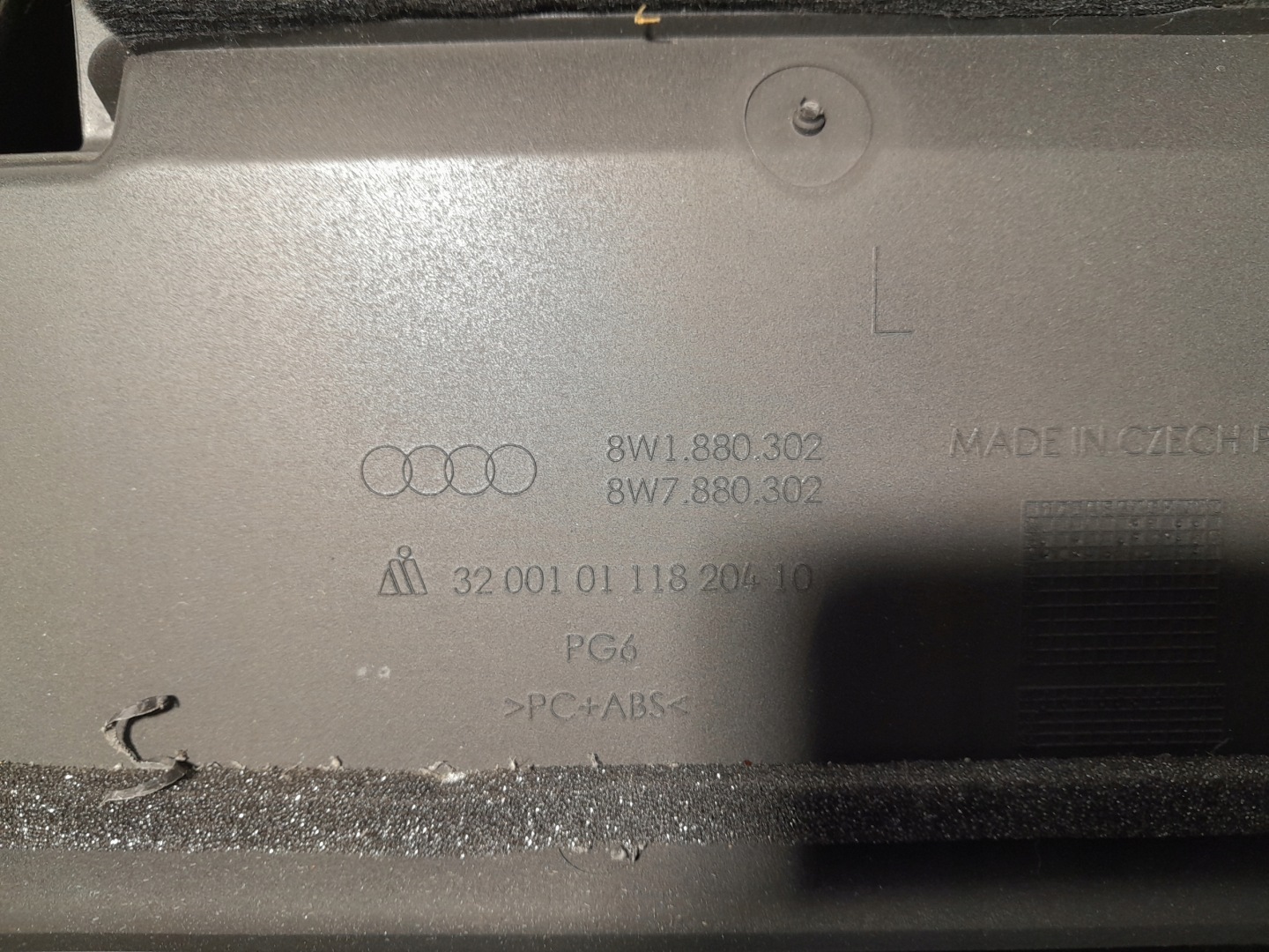 AUDI A4 B9 Handschuhfach des Beifahrers VALET 8W1880302