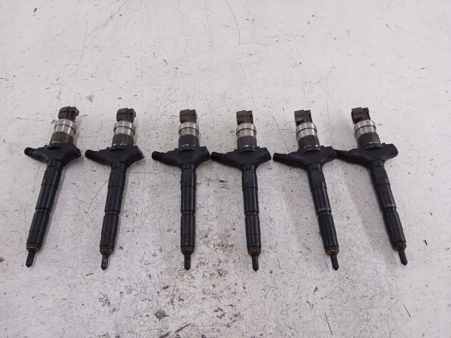 RENAULT ESPACE IV VEL SATIS 3.0 DCI injector 8-97239161-7
