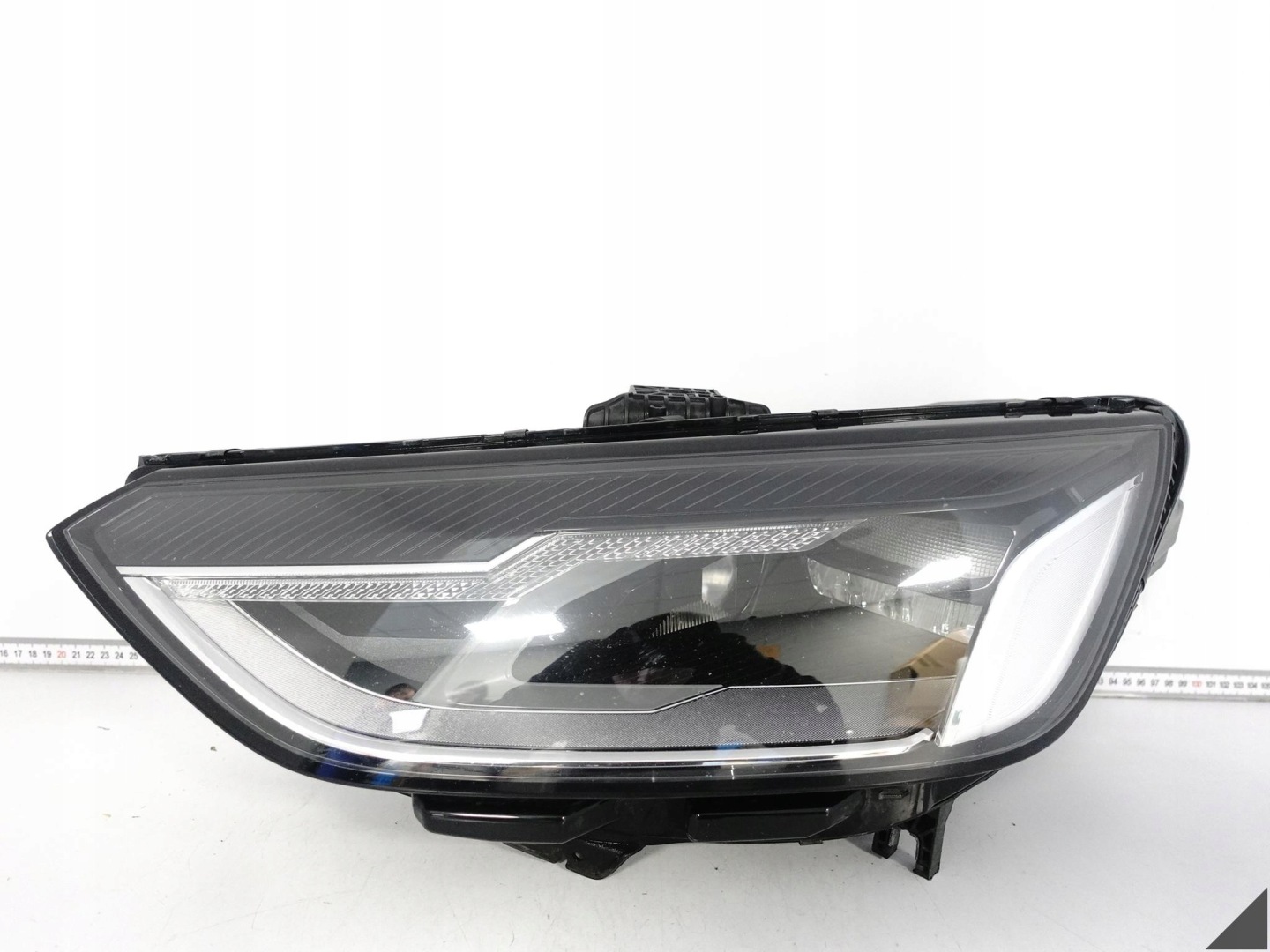 AUDI A4 S4 B9 8W0 LIFT 19-24 light BASIS FULL LED left front EUROPA