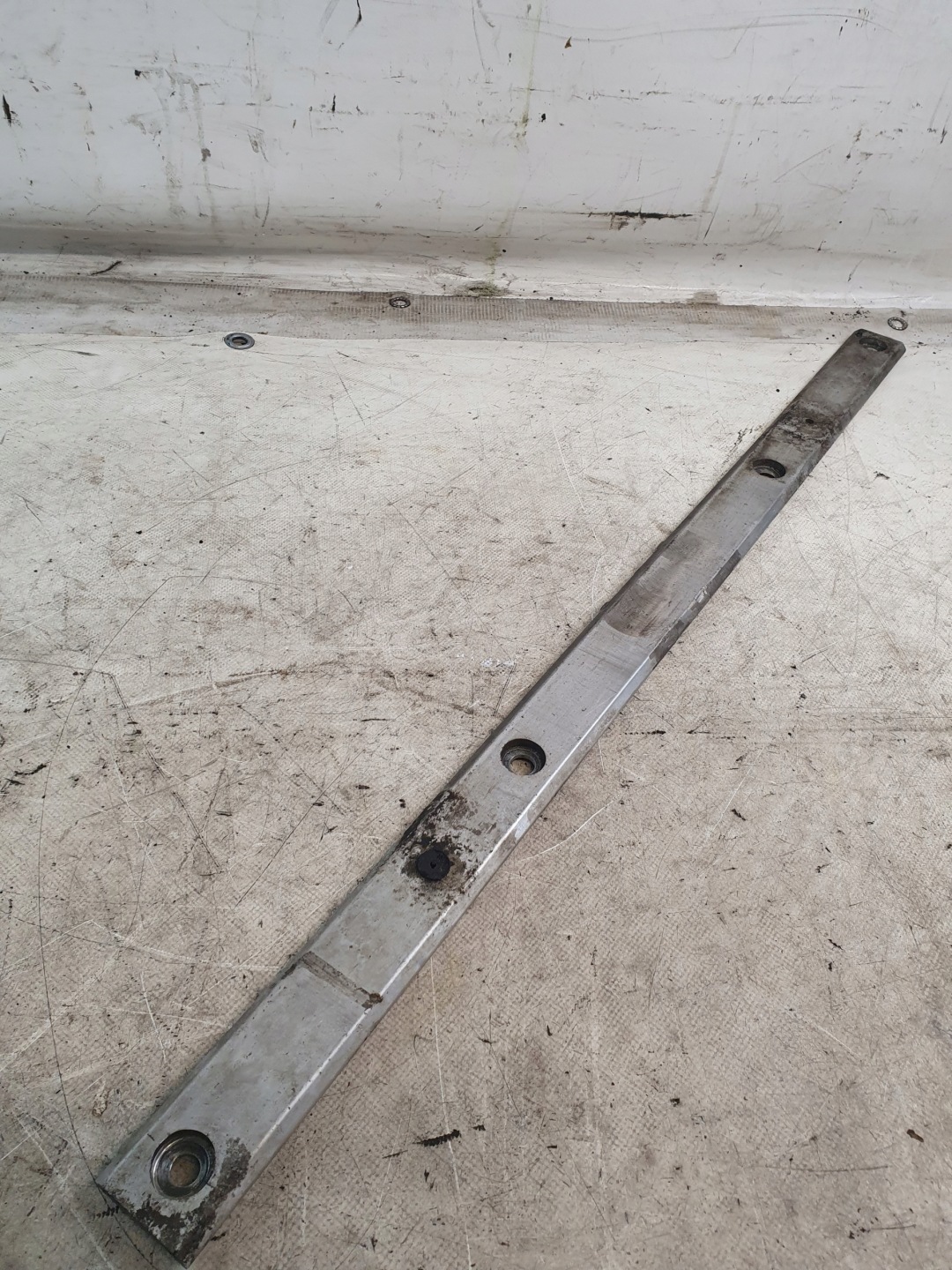 sider console pillar OE A2126190125 MERCEDES W212 2.2CDI 10r.