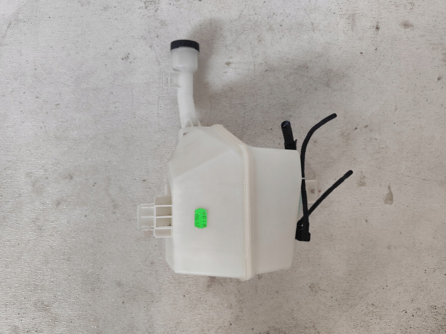 OPEL CORSA E 2015 1.0T washer fluid tank