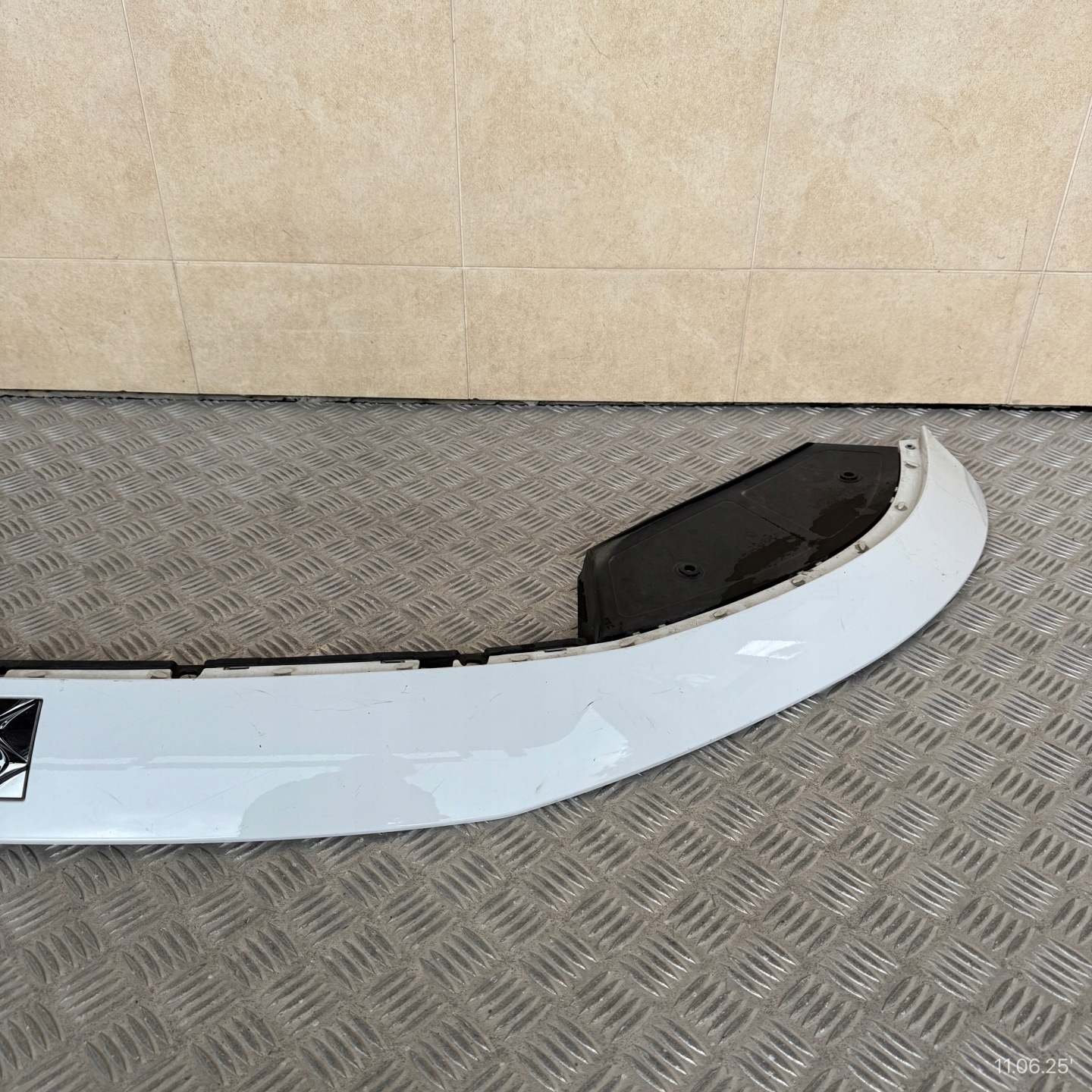 moulding cap of a bumper upper CITROEN DS7 CROSSBACK