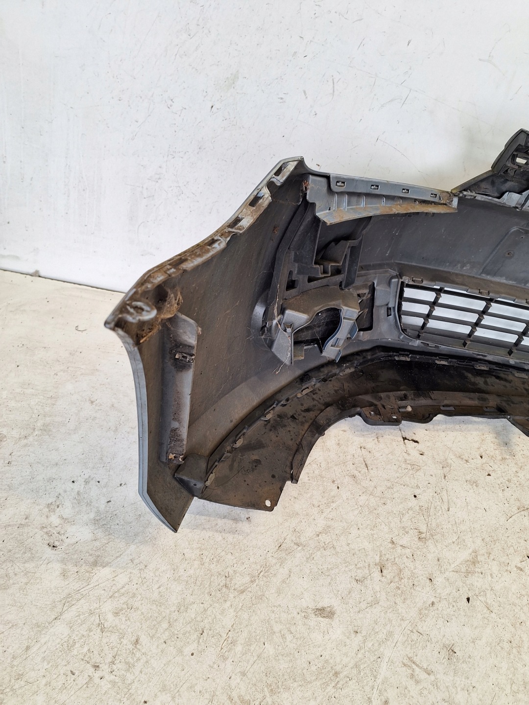 VOLKSWAGEN GOLF VI 08-13 bumper + grille