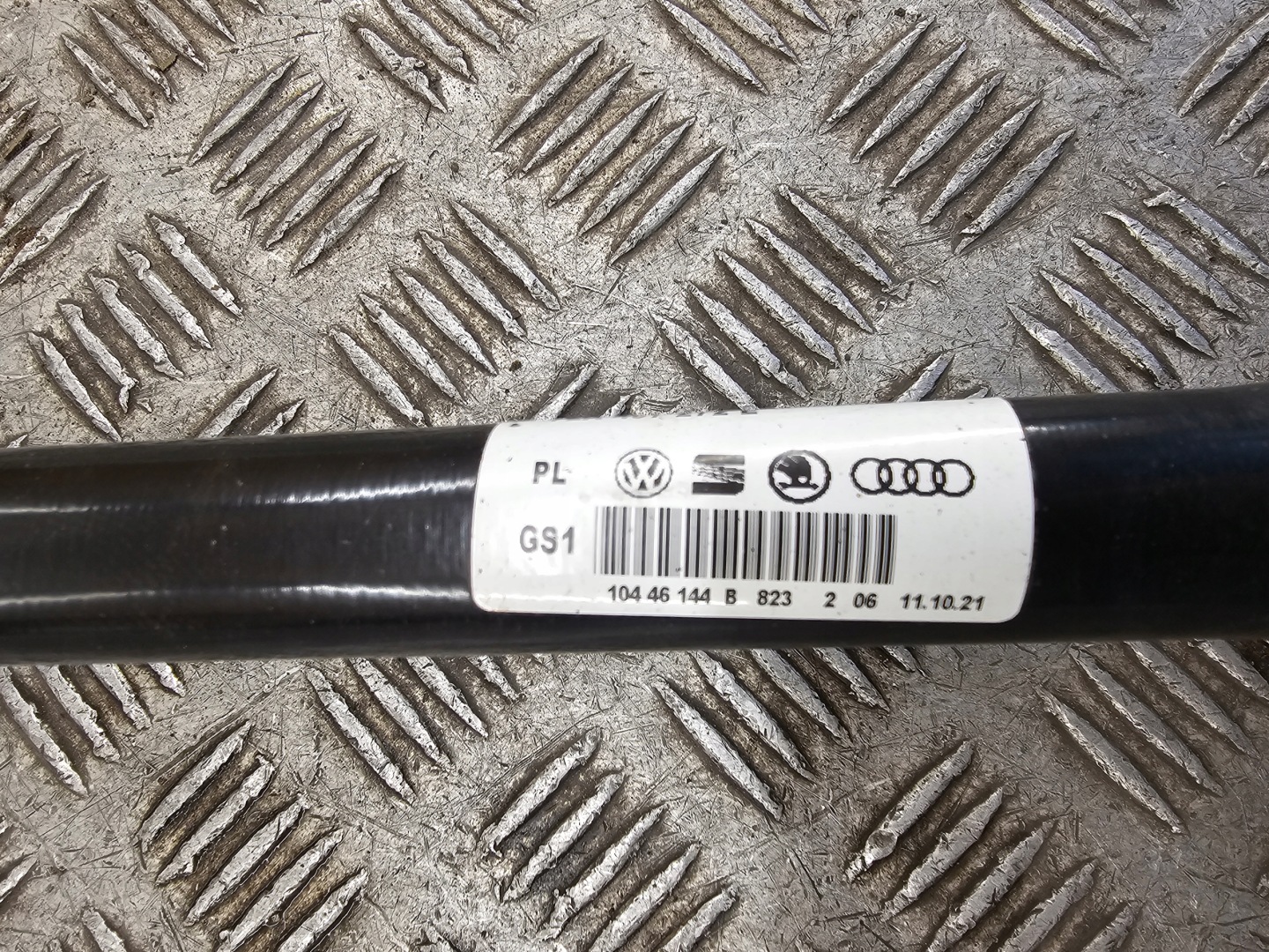 VOLKSWAGEN T6.1 2.0 TDI semi-axis right 7LA407272E