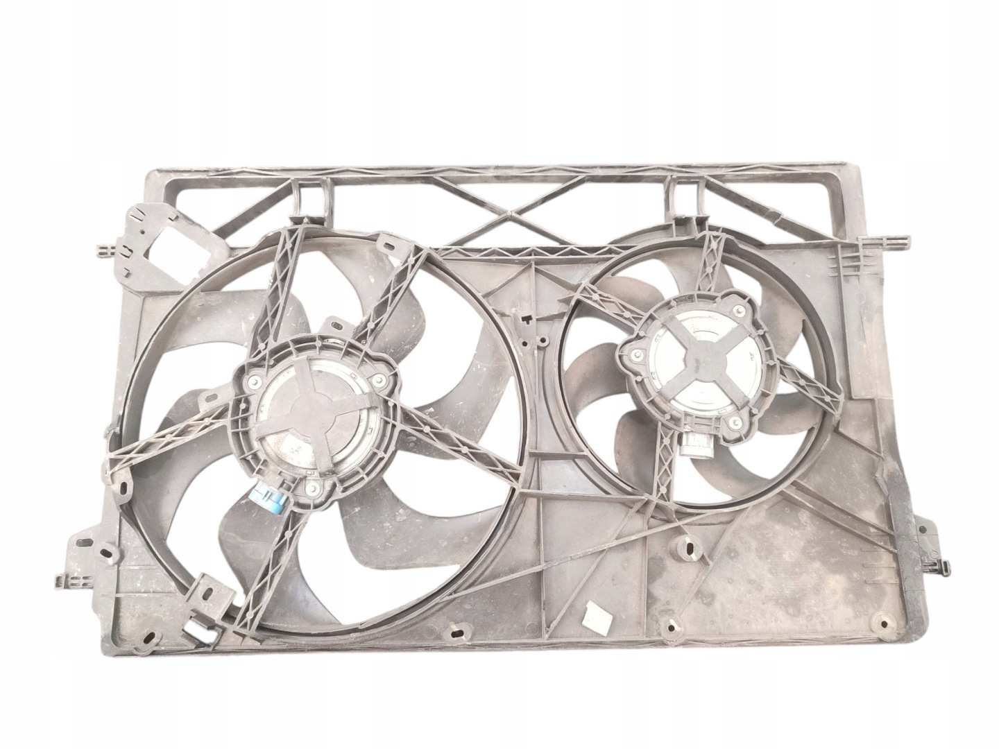 ventilátor vrtule chladiče TRAFIC III VIVARO B TALENTO 1.6 DCI 214816680R
