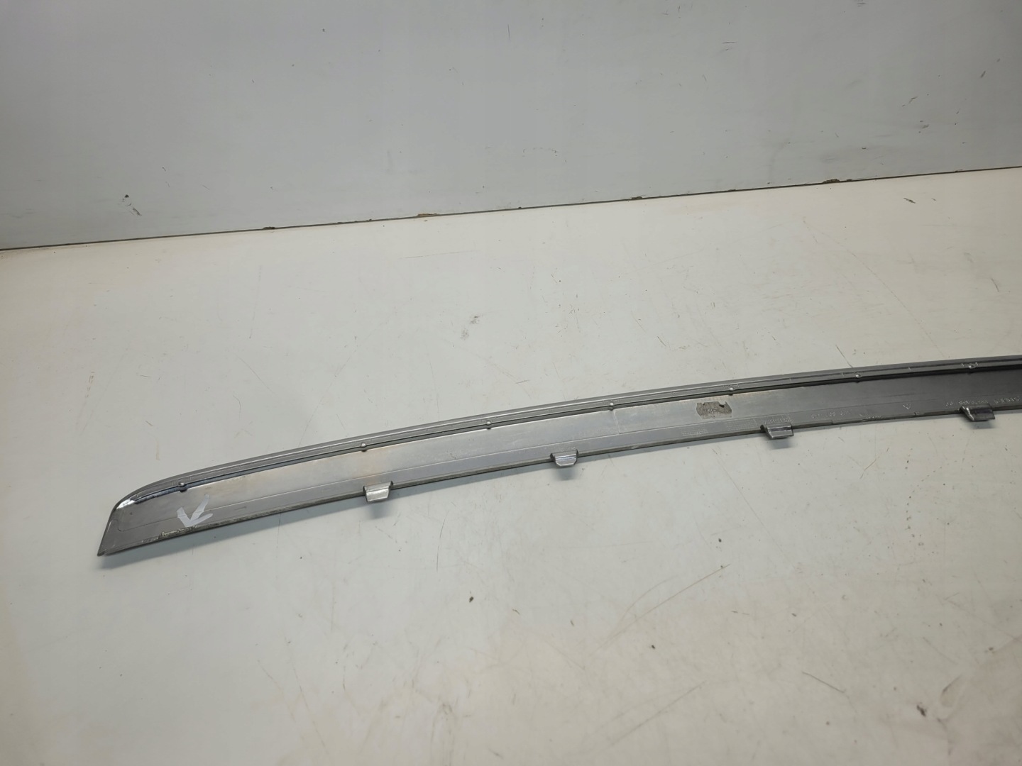 lišta CHROM nárazníku záď AUDI A6 C6 AVANT 4F9807443