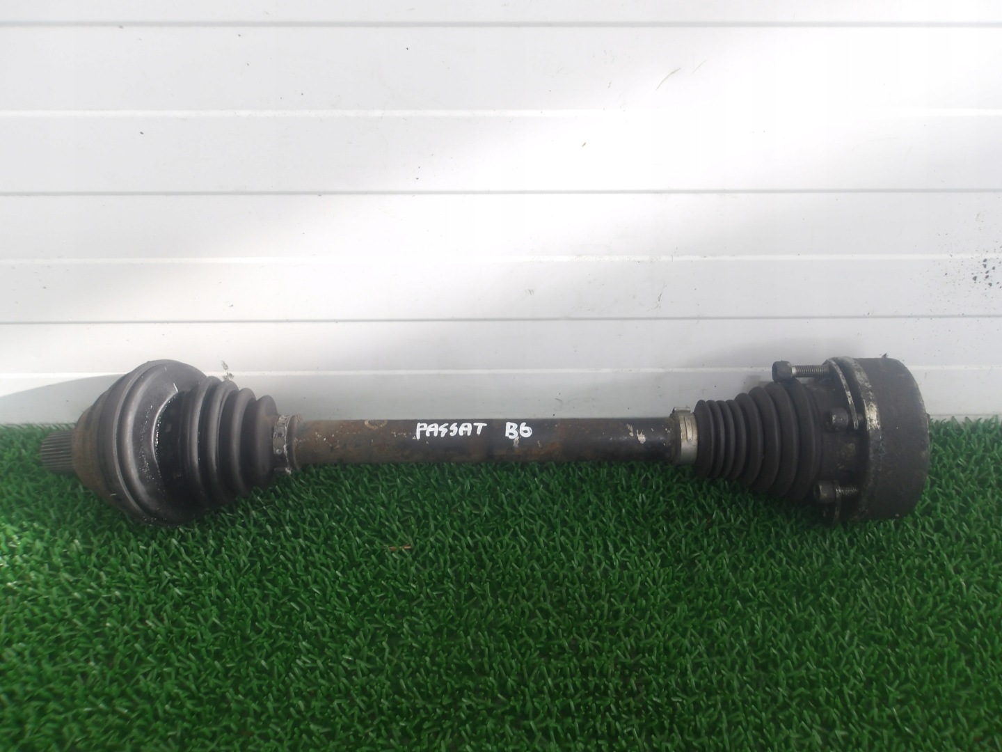 VW PASSAT B6 05-10 2.0 FSI semi-axis left short. OE