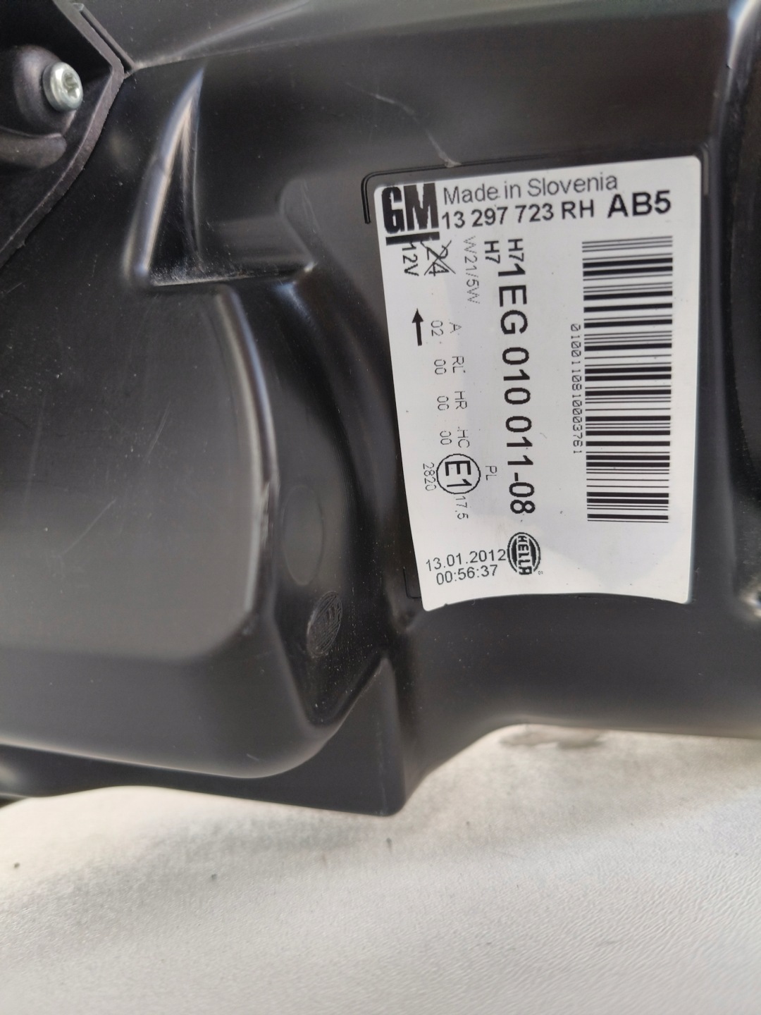 light right REFLEKTOR OPEL ASTRA J 09- CIEMNA