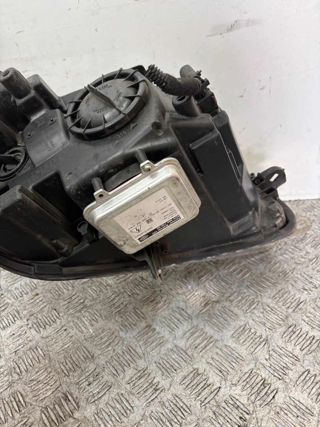 REFLEKTOR light left XENON OPEL INSIGNIA A