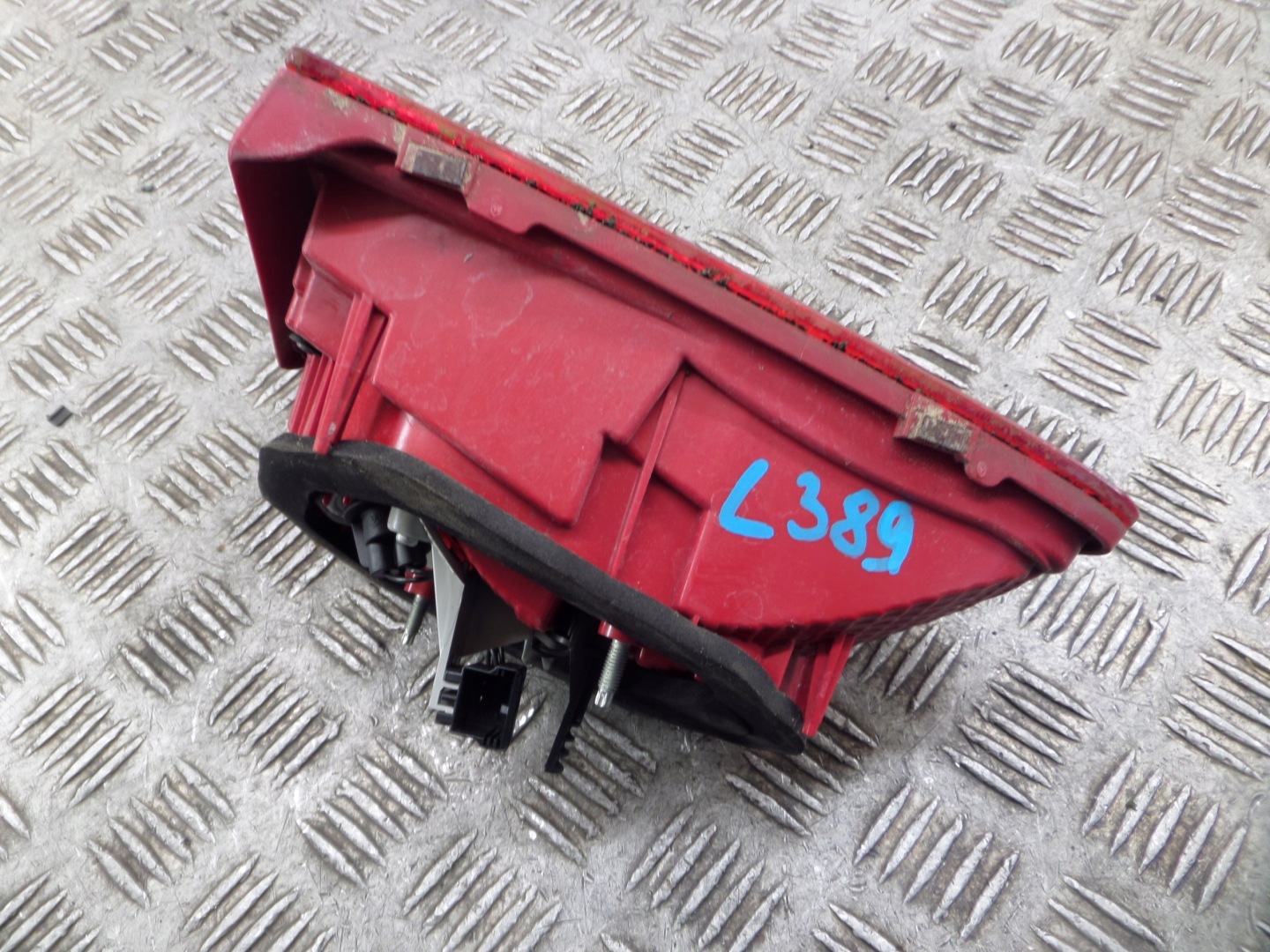 light bonnet left rear part VW PASSAT B7 sedan 3AE945093K