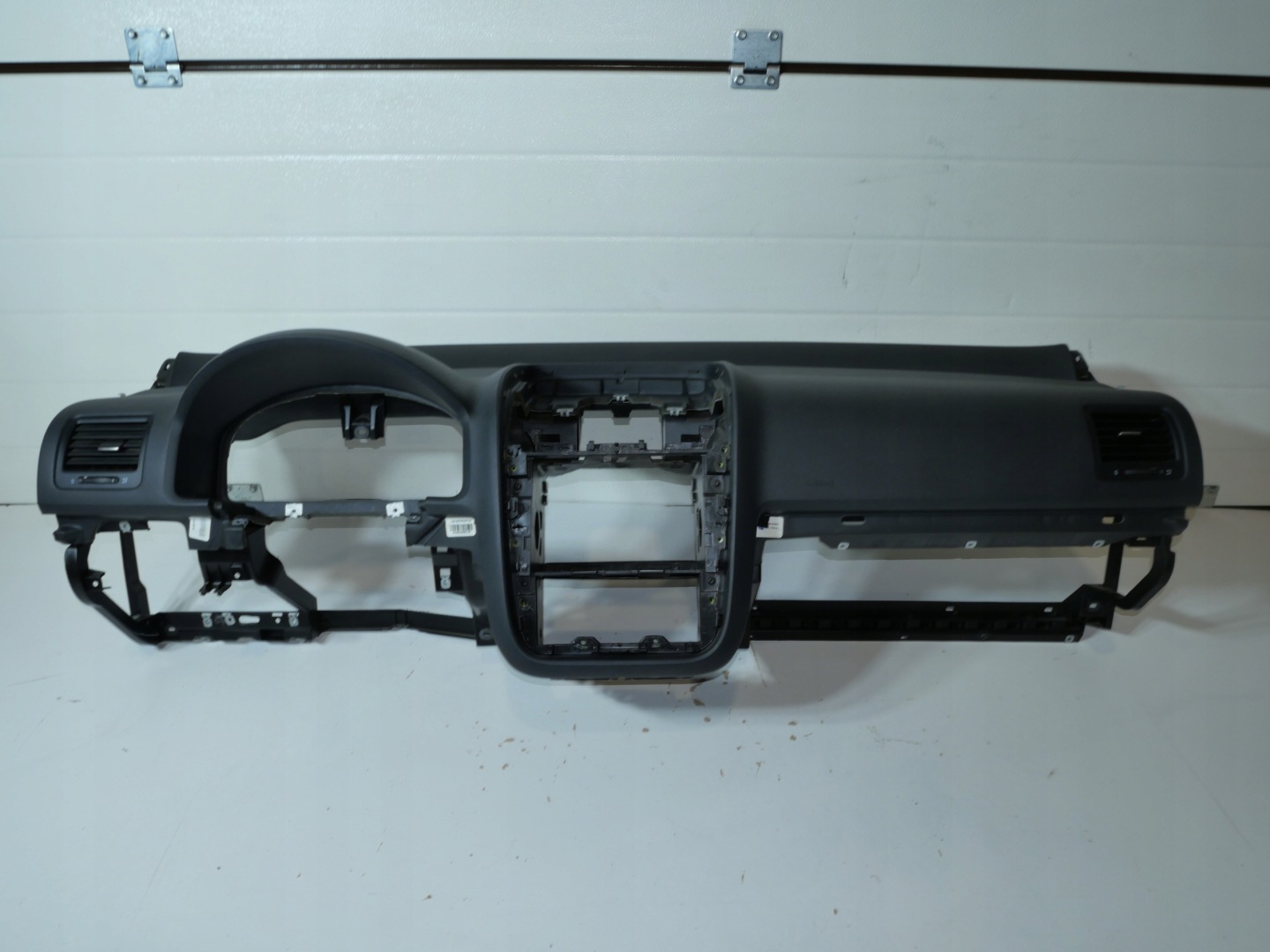 dashboard instrument panel console cockpit VW GOLF V 1K1858295