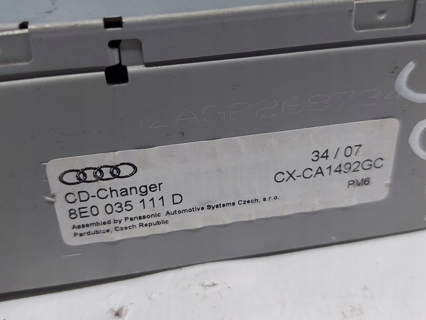 menič CD AUDI A4 B7 8E0035111D