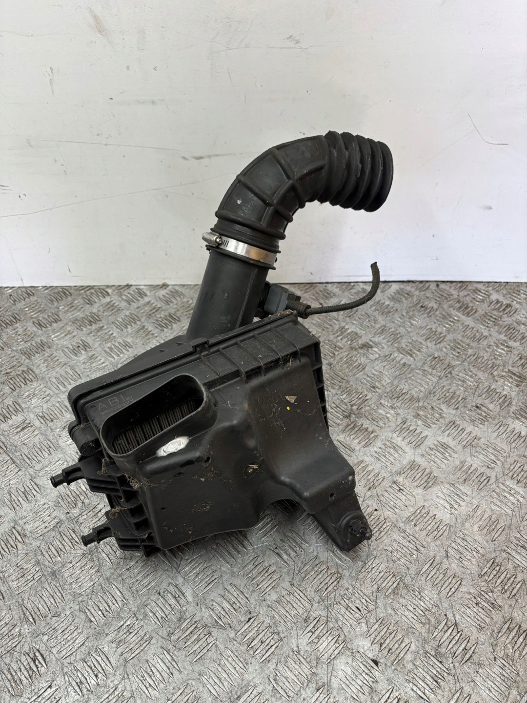 Gehäuse filter luft CHEVROLET AVEO T300 1.3 D 95920473