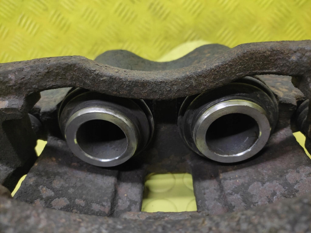 IVECO DAILY III 2.8 TD caliper brake left front