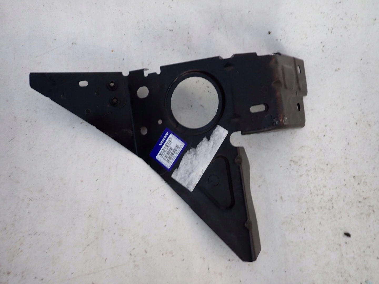 VOLVO XC60 II 2 17-> console holder left 32318181