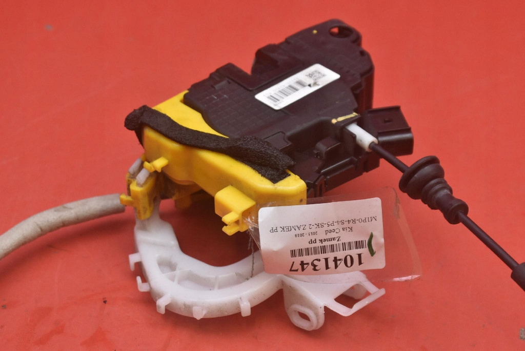 lock door right front front EU 81320-A2400 KIA CEED 2 II 5D HB 15-18