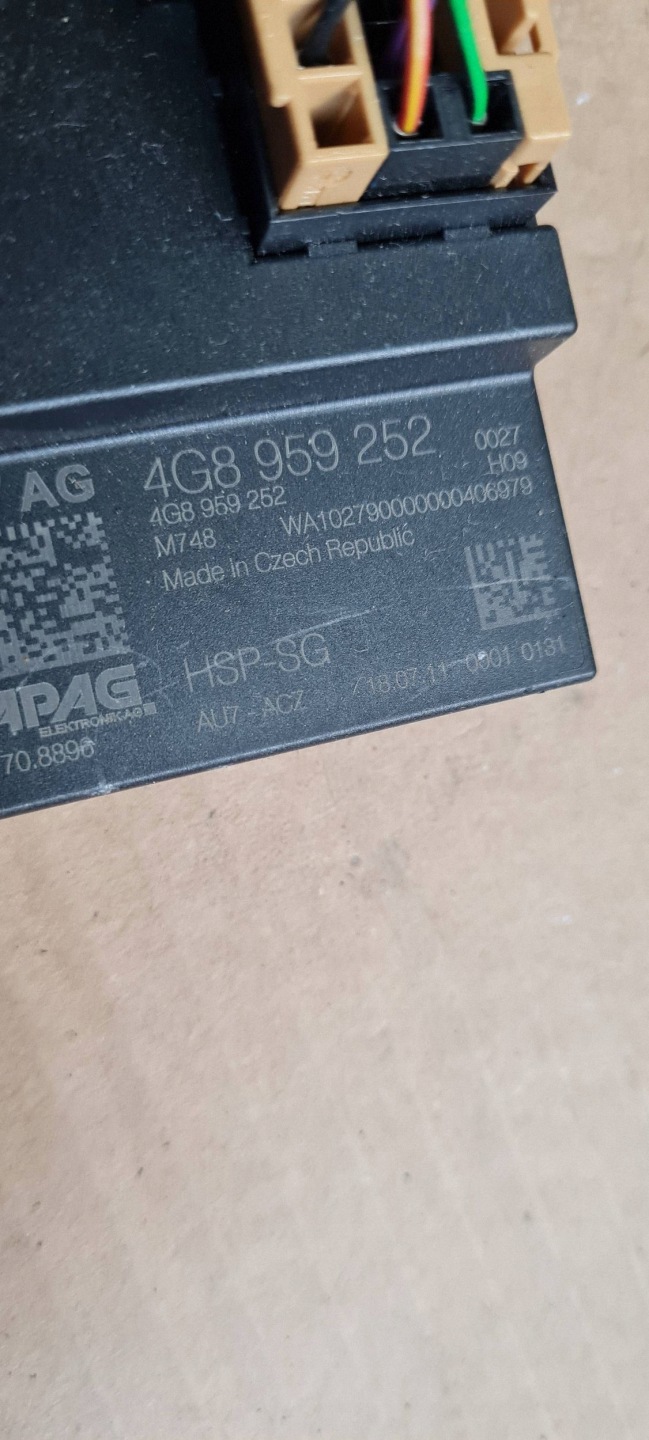 A7 4G S7 module control unit SPOJLERA bonnet boot 4G8959252